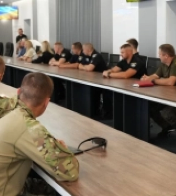 На Рівненщині рідним загиблих поліцейських вручили державні нагороди