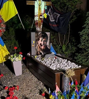 Наруга над могилами захисників України: затриманій жінці повідомлено про підозру