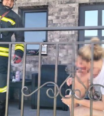 У Рівному 2-річний хлопчик застряг у металевій конструкції (ВІДЕО)