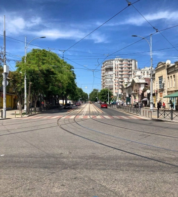 Одеса: на всі світлофори на Преображенській встановили блоки безперебійного живлення