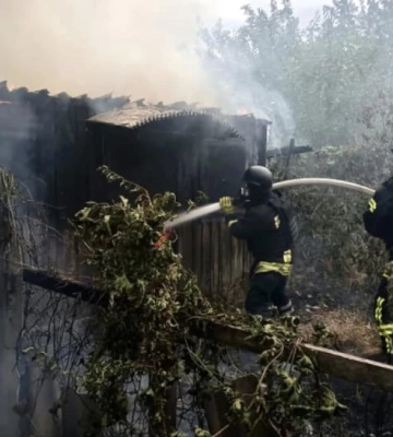 У селі на Херсонщині горіла господарська споруда - рятувальники ліквідували пожежу