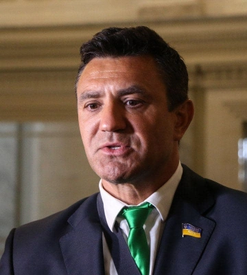 Тищенко предлагает переименовать улицу Банковую в честь Андрея Парубия (видео)