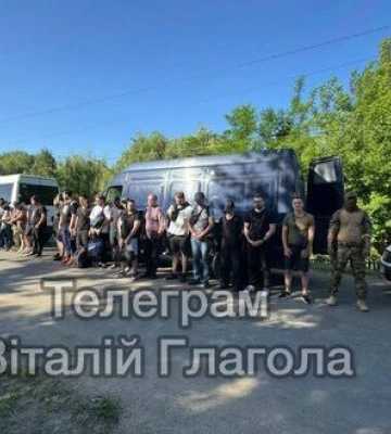 На Одещині одразу 47 чоловіків намагалися незаконно виїхати до Молдови, - журналіст Глагола. ФОТО