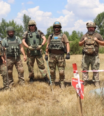 На Херсонщині вибухотехніки знешкодили російську авіабомбу