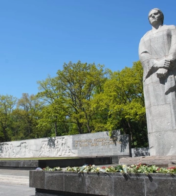 У Харкові декомунізація торкнулася Меморіалу Слави: деталі