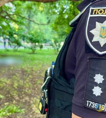 В одному з парків Одеси знайшли тіло чоловіка та уламки гранати, поліція розслідує справу