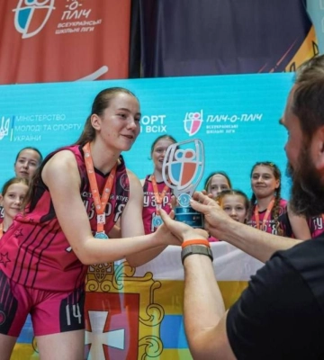 Команда з Рівненщини здобула срібло на змаганнях Всеукраїнської шкільної ліги «Пліч-о-Пліч»