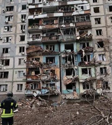 Росіяни вдарили по житловому будинку в Харкові — двоє загиблих та 18 поранених