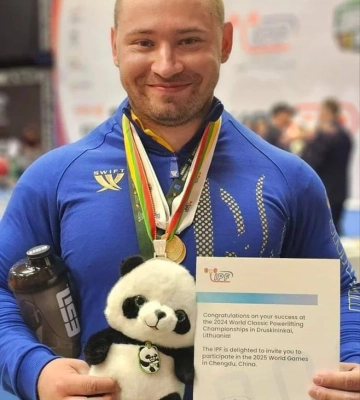 Анатолій Новописьменний встановив два рекорди на чемпіонаті світу з класичного пауерліфтингу