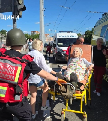 Зеленский показал последствия ударов по Харькову