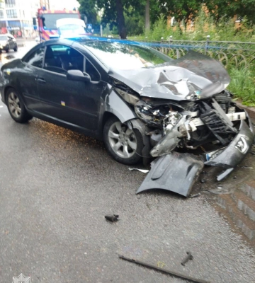 На вулиці Червонія у Рівному - обмежений рух через ДТП з потерпілими