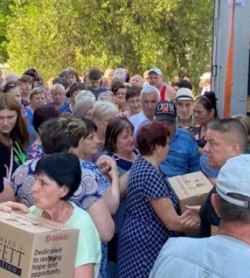 Мешканці трьох сіл на Херсонщині отримали гуманітарну допомогу від благодійників зі США