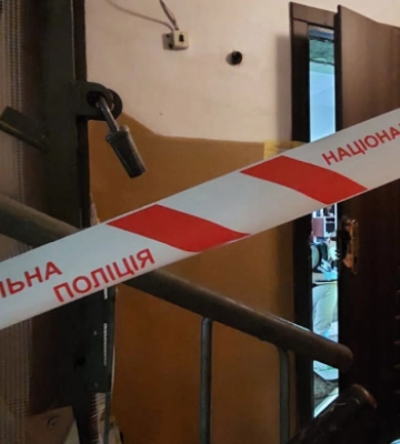 Сусід почув неприємний запах: у квартирі в Чернівцях знайшли вбитим чоловіка