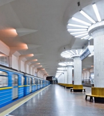 У Харкові відновили електропостачання та роботу метро після авіаударів