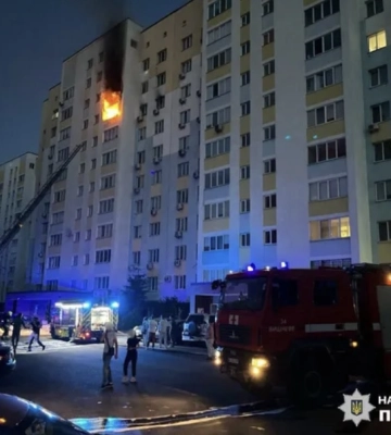 Под Киевом сгорела квартира после взрыва аккумулятора. Фото и видео