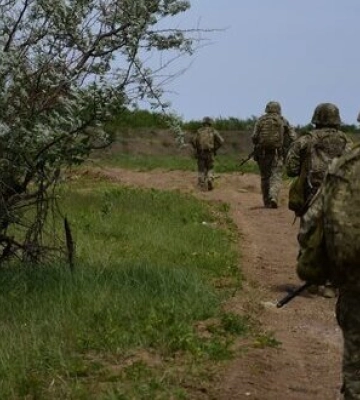 У Серебрянському лісі та біля Макіївки точаться три боєзіткнення. Загальна кількість російських атак зросла до 96, - Генштаб