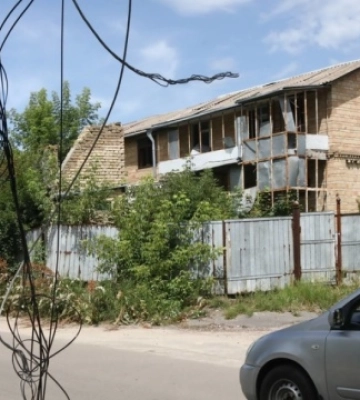 Більше ста пошкоджених приватних будинків та ще з десяток квартир: наслідки нічної атаки рашистів &quot;Калібрами&quot; – сюжет (Відео)