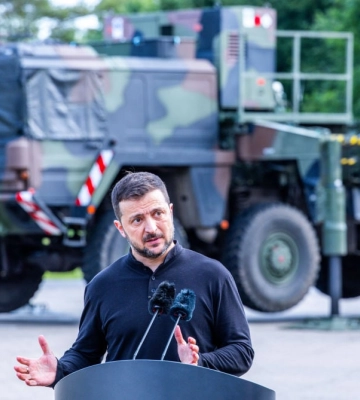 Зеленський порівняв путіна з Гітлером, коментуючи &quot;мирні пропозиції&quot; кремля