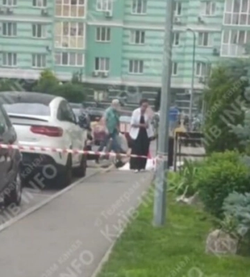 У Дніпровському районі Києва 15-річний хлопець загинув внаслідок падіння з багатоповерхівки