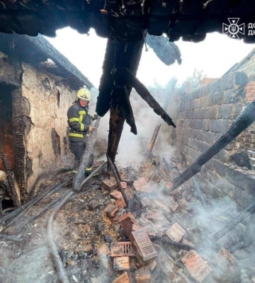 В Днепре мужчина чуть не погиб во время пожара в собственном доме