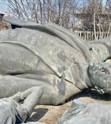 Найбільший в Україні бронзовий пам&#039;ятник Леніну виставили на аукціон: подробиці