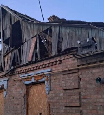 Окупанти обстріляли медичну інфраструктуру Нікополя, одна людина дістала поранення. ФОТОрепортаж