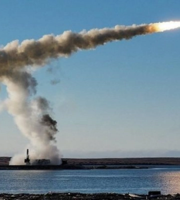Вранці ворог вдарив ракетами по Одесі: спалахнула пожежа, є постраждалі (оновлено)