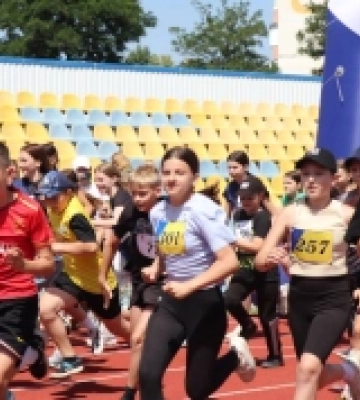 Розминка, забіг та естафети: у Вараші змагались майбутні олімпійці