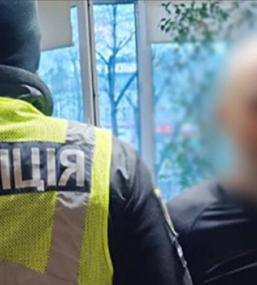 У Ківерцях п&#039;яний чоловік стріляв у поліцейських та сусіда (відео)