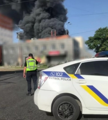 Зранку рашисти вдарили по цивільній інфраструктурі в Одесі: є постраждалі