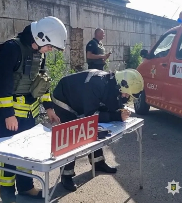 Атака рф на Одесу: троє постраждалих у лікарні, у поліції показали наслідки