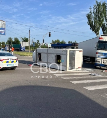 В Кривом Роге столкнулись маршрутка и грузовик: пострадали 22 человека