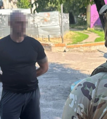 Требовали 5 млн грн от сына погибшего военнослужащего ВСУ: в Черкасской обл. разоблачены 2 человека