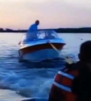 У Миколаївській області зламаний човен з людьми віднесло течією: допомогли рятувальники