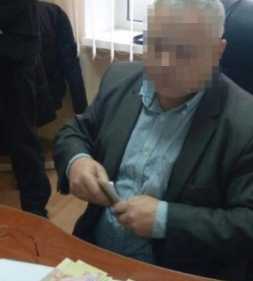 Екскерівника волинської ДАБІ, який брав хабарі через посередників, посадили на 5 років