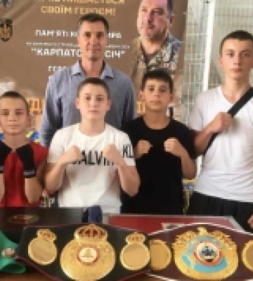Юні боксери з Рахова здобули перемогу на турнірі у Тячеві