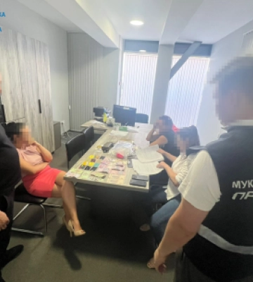 Обіцяла успішну здачу іспиту та одержання посвідчення водія: у Мукачеві на зловживанні впливом викрили місцеву жительку