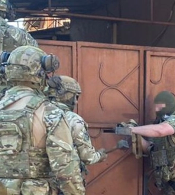 СБУ затримала рекетирів, які вимагали гроші у сім&#039;ї загиблого воїна ЗСУ