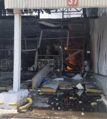 «Три сотні співробітників». Російські окупанти вдарили по складу всеукраїнської мережі супермаркетів — фото