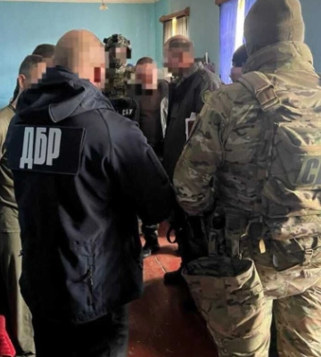 На Рівненщині експрацівника колонії і двох в’язнів підозрюють в торгівлі наркотиками