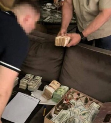 Обшук у нардепа Тищенка: мережу розвеселила коробка для зберігання готівки