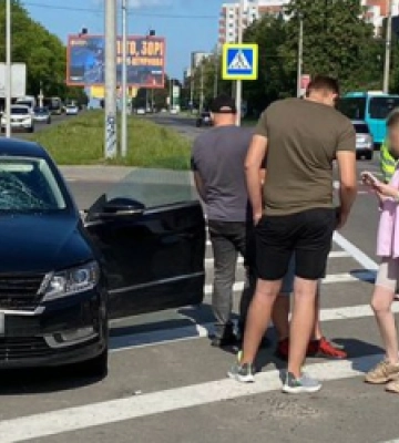 У Львові на вулиці Науковій водій «Volkswagen CC» збив 28-річну жінку