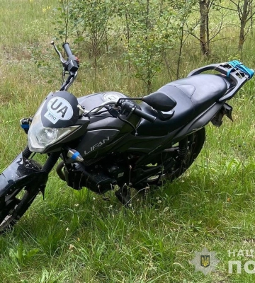 На Волині п&#039;яний мотоцикліст закинув 200 доларів у авто «шерифа» 