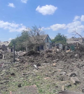 росіяни вранці вдарили КАБом по Кураховому на Донеччині: є поранені