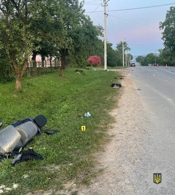 На Львівщині рятувальники спустили з гір хлопчика, який пошкодив ногу - ФОТО