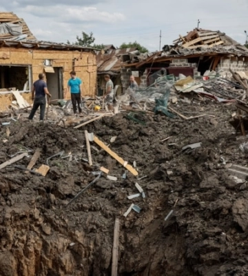 росіяни вранці вдарили КАБом по Кураховому на Донеччині: є поранені