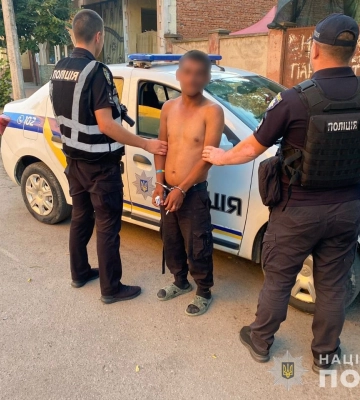 У Берегові поліція затримала зловмисників, які напали на пенсіонера