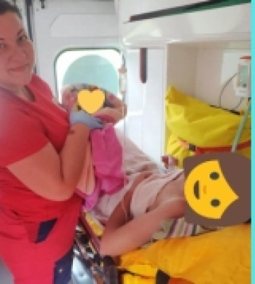 На Одещині медики реанімували немовля, яке жінка народила в полі