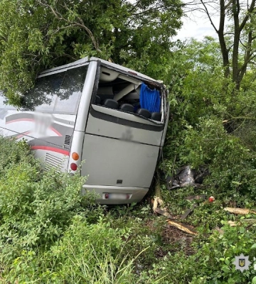 На трасі в Одеській області розбився пасажирський автобус