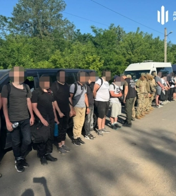 У границы в Одесской области задержали группу из десятков &quot;уклонистов&quot;: стоимость выезда обошлась каждому от 5 до 18,5 тысяч долларов